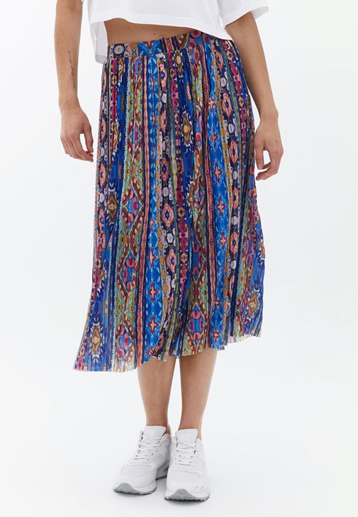 Pileli Midi Etek ve Tişört Kombini