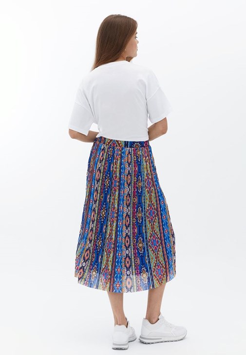 Pileli Midi Etek ve Tişört Kombini