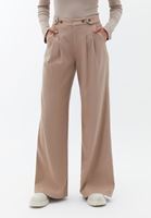 Wide-Leg Pantolon ve Uzun Kollu Tişört Kombini