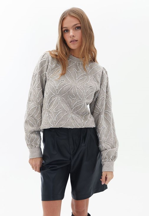 Bej Nakışlı ve Balon Kollu Bluz