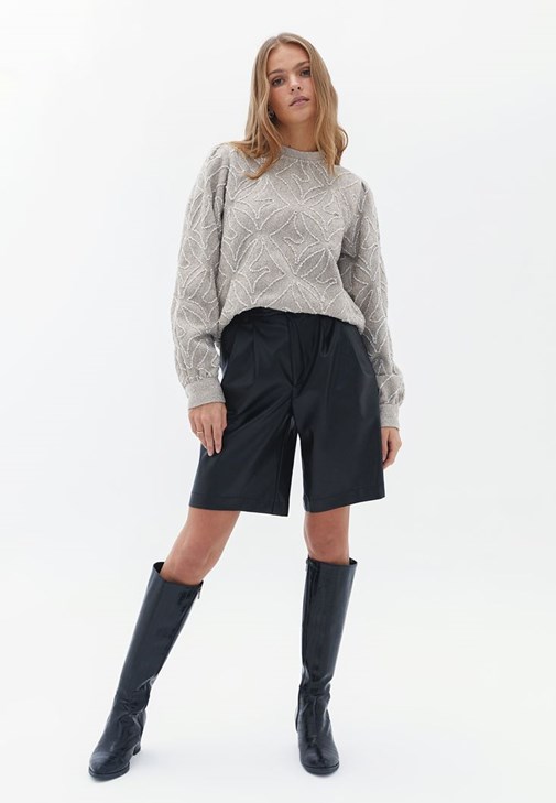 Balon Kollu Bluz ve Şort Kombini