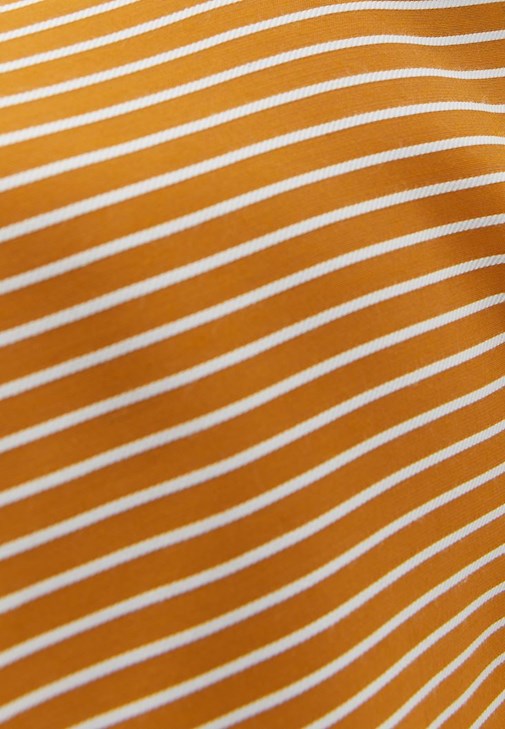 Çizgili Crop Gömlek ve Pantolon Kombini