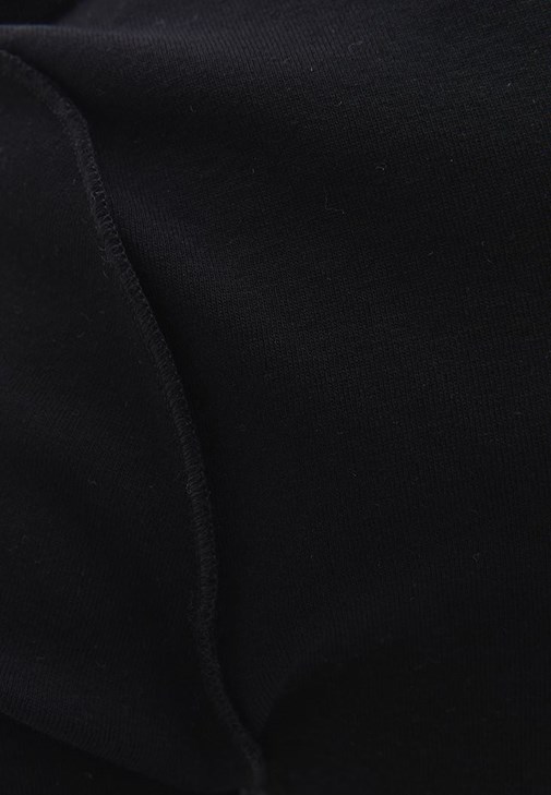 Crop Tişört ve Bermuda Denim Şort Kombini