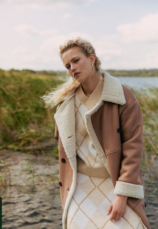 Kahverengi Vegan Kürk Detaylı Kaban