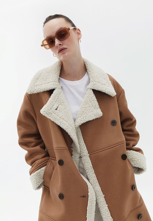 Kürk Detaylı Kaban ve Pantolon Kombini