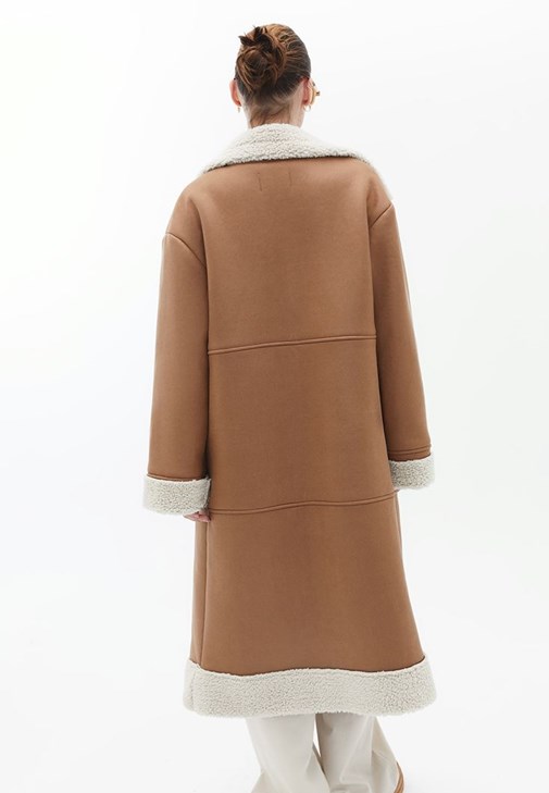 Kürk Detaylı Kaban ve Pantolon Kombini