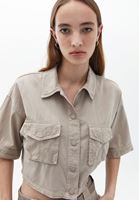 Crop Gömlek ve Tencel Şort Kombini