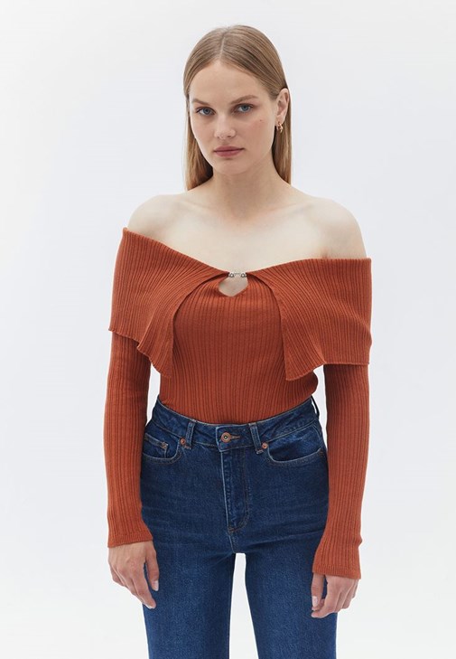 Turuncu Kayık Yaka Triko Kazak