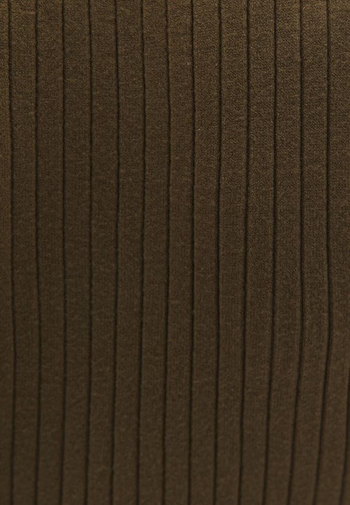 Kolsuz Atlet ve Bootcut Pantolon Kombini