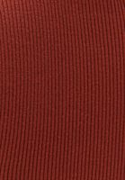 Triko Atlet ve Mom-Fit Denim Pantolon Kombini