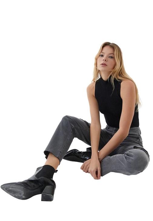 Siyah Yüksek Yaka Triko Atlet