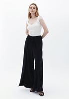 Bayan Siyah Yırtmaç Detaylı Wide-Leg Pantolon