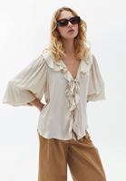 Bayan Bej Fırfır Detaylı Bluz