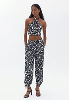 Bağlama Detaylı Crop Bluz ve Pantolon Kombini