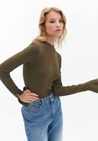 Bayan Yeşil Yüksek Yaka Tişört