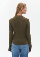 Bayan Yeşil Yüksek Yaka Tişört