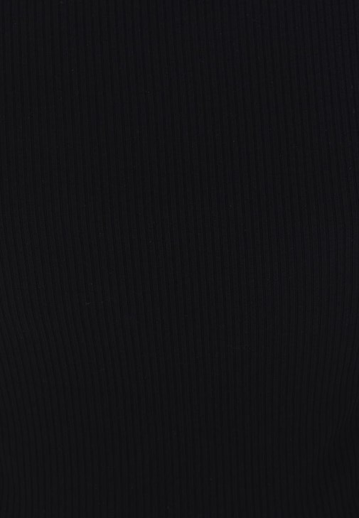 Yaka Detaylı Atlet ve Flare Pantolon Kombini
