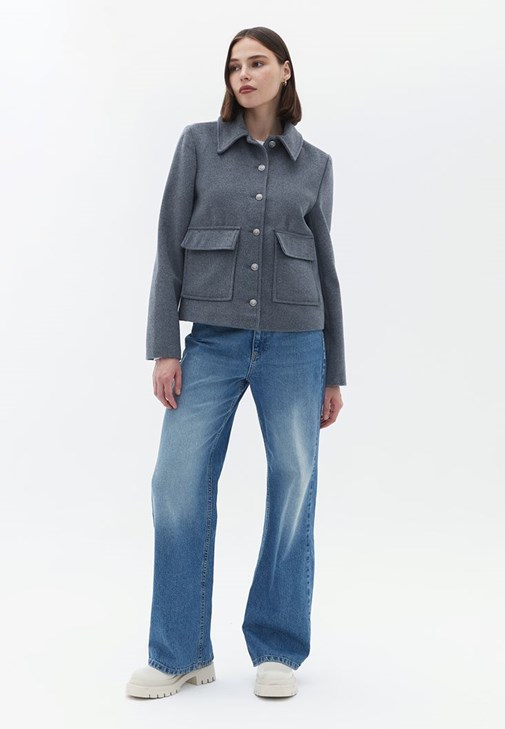 Yünlü Kısa Mont ve Pantolon Kombini