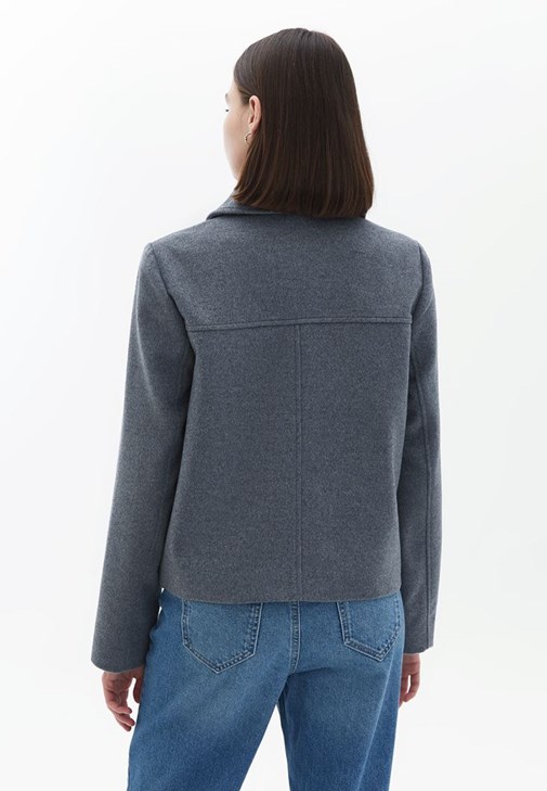 Yünlü Kısa Mont ve Pantolon Kombini