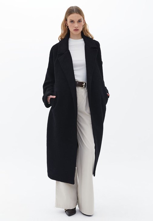 Straight-Fit Pantolon ve Kaban Kombini