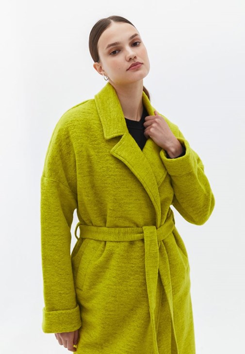 Kemerli Kaban ve  Wide-Leg Pantolon Kombini
