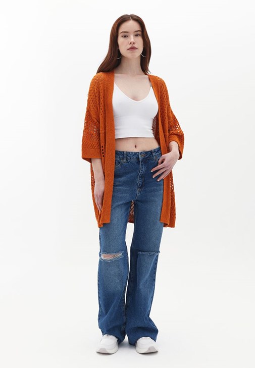 Ajurlu Hırka ve Wide-Leg Pantolon Kombini 