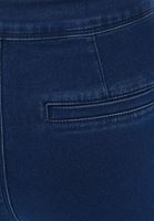 Bootcut Pantolon ve Triko Atlet kombini