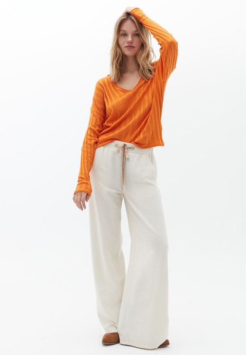 Kazak ve Bol Pantolon Kombini