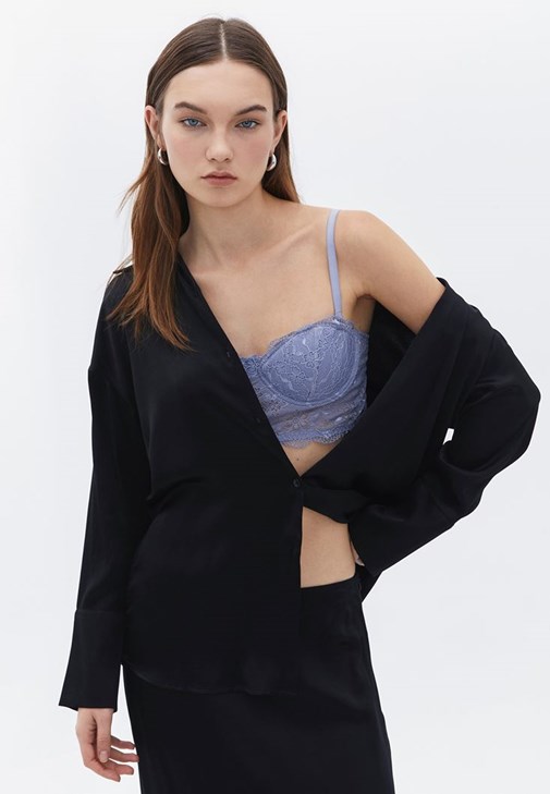 Dantelli Bralet ve Bol Paça Pantolon Kombini