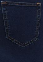 Denim Pantolon ve Crop Kombini