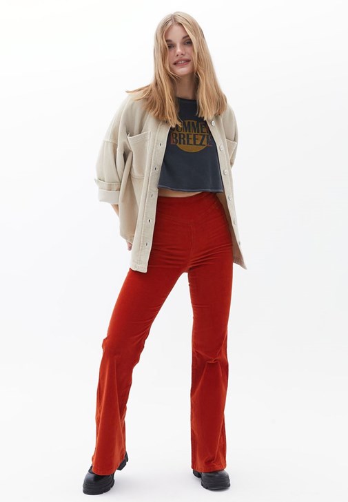 Kadife Gömlek ve Yüksek Bel Pantolon Kombini