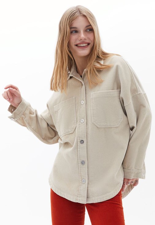 Kadife Gömlek ve Yüksek Bel Pantolon Kombini