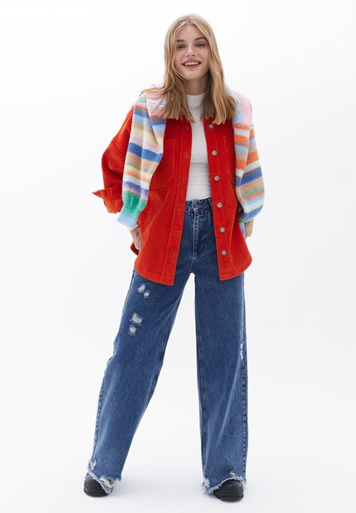 Kadife Gömlek ve Baggy-Fit Pantolon Kombini