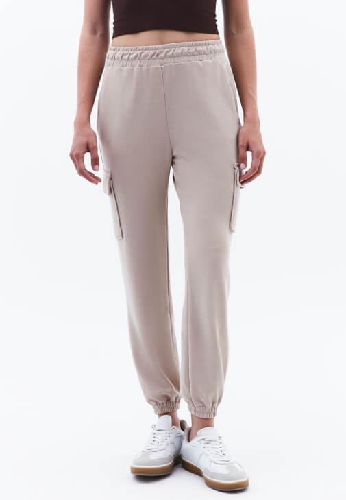 Pantolon ve Kazak Kombini