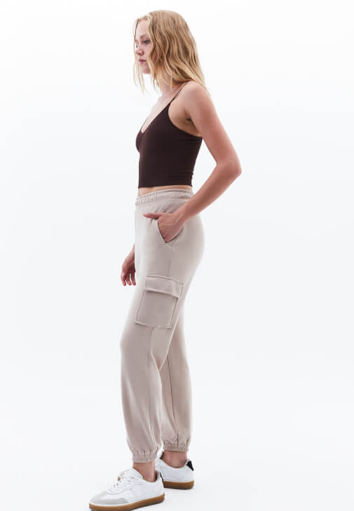 Pantolon ve Kazak Kombini