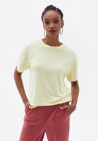 Loose-Fit Tişört ve Wide-Leg Pantolon Kombini