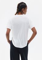 Tişört ve Oversize Gömlek Kombini