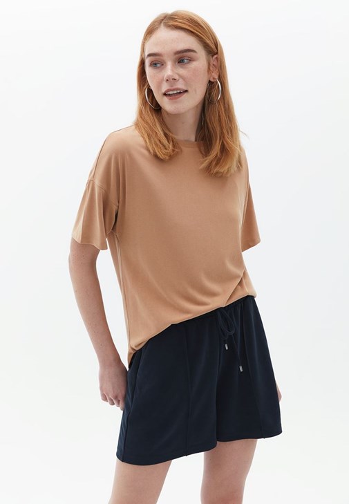 Modal Tişört ve Modal Şort Kombini