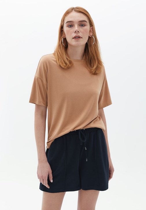 Modal Tişört ve Modal Şort Kombini