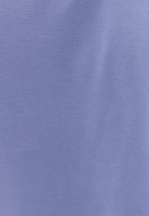 V Yaka Tişört ve Bootcut Pantolon Kombini