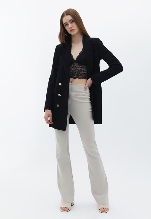 Dantelli Bralet ve Blazer Ceket Kombini
