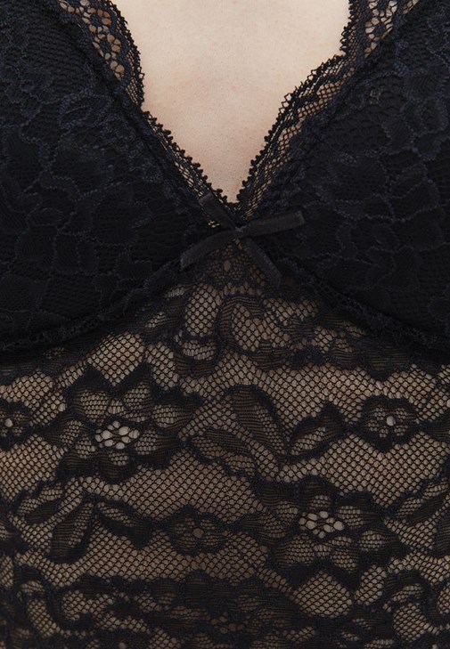 Dantelli Bralet ve Blazer Ceket Kombini