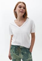 Oversize Tişört ve Yumuşak Dokulu Pantolon Kombini