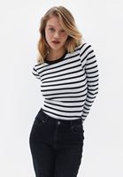 Bayan Çok Renkli Çizgili Uzun Kollu Tişört