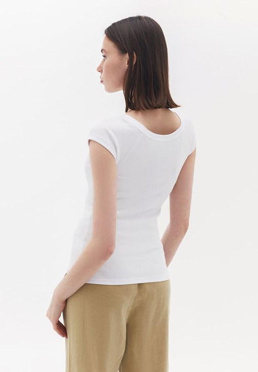 Bot Yaka Tişört ve Baggy-Fit Pantolon Kombini