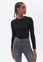 Tişört ve Skinny-Fit Pantolon Kombini