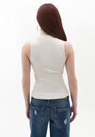 Fermuarlı Atlet ve Slim-Fit Pantolon Kombini