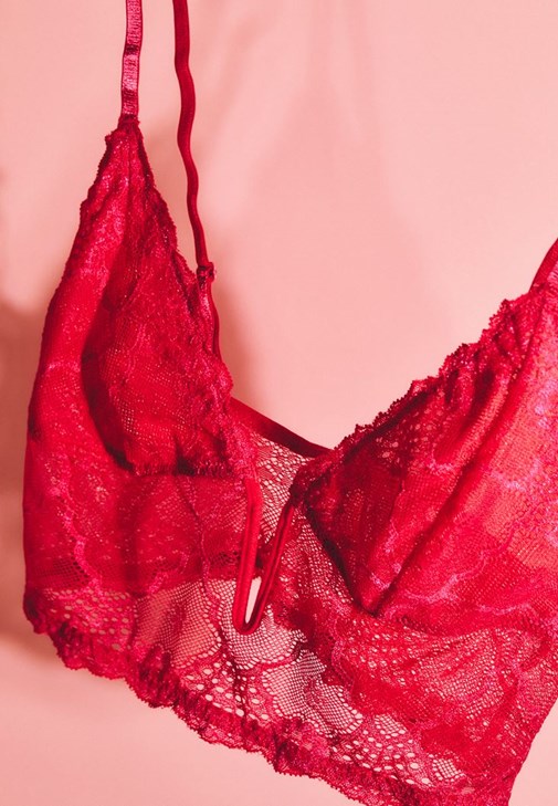 Pembe Yaka Detaylı Dantel Bralet