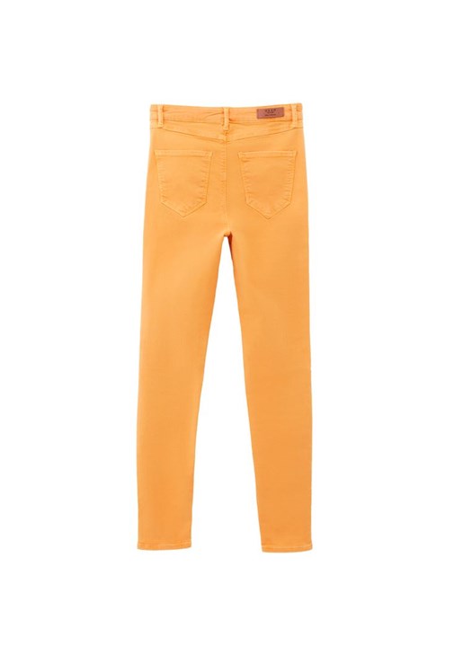 Cut-Out Detaylı Tişört ve Skinny-Fit Pantolon Kombini