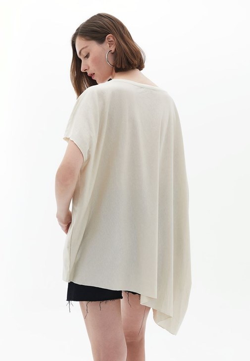 Modal Tişört ve Denim Şort Kombini